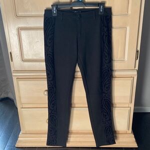 Women’s Seven F Brand Black with Paisley design stretch, legging Pants  size 8